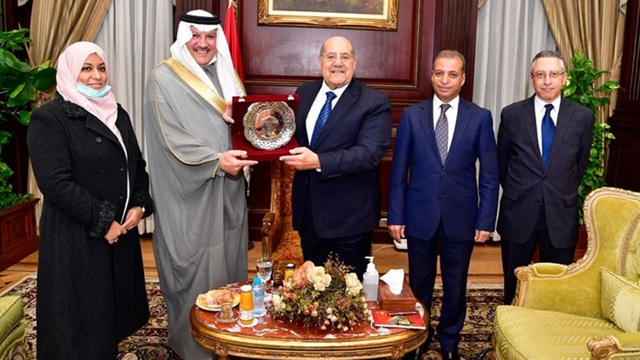 بالصور.. السفير نقلي يلتقي رئيس مجلس الشيوخ المصري