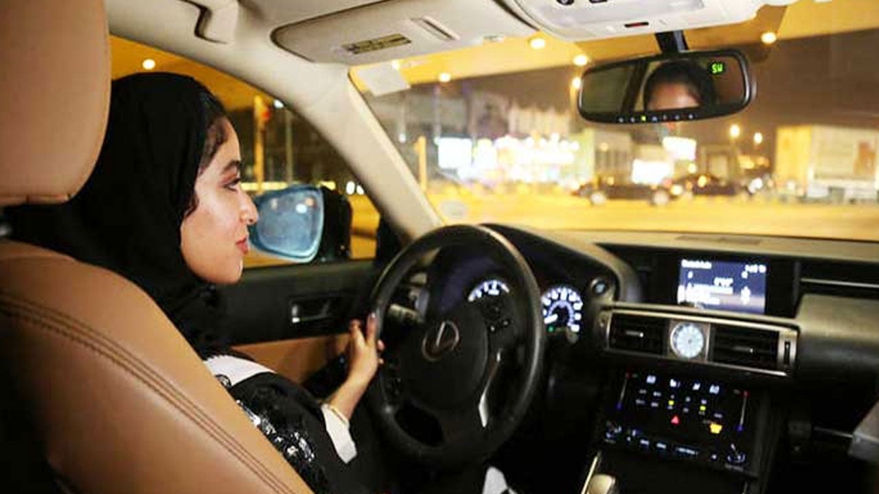 المرور: 18 مدرسة تقدم خدمة إصدار رخصة أجرة عامة للسيدات