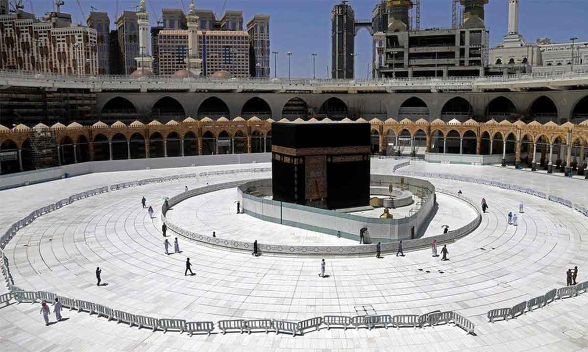 شؤون الحرمين تكشف خطة تفويج المعتمرين أثناء هطول الأمطار