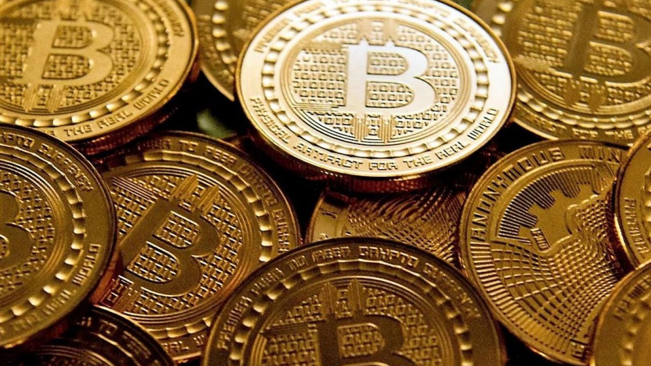 خلال ساعات.. "بيتكوين" تصل إلى أدنى مستوى منذ فبراير