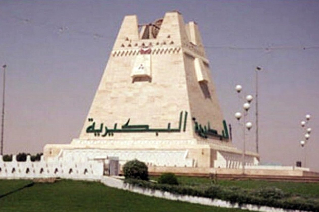 انقطاع الكهرباء عن قادسية البكيرية منذ 7 ساعات.. والحي يغرق في الظلام