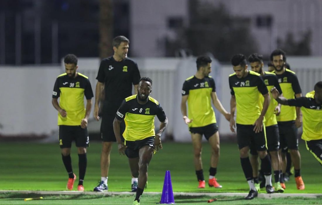 الاتحاد في الباطن اليوم.. وعضلات البطن تغيّب بيزتش عن المران