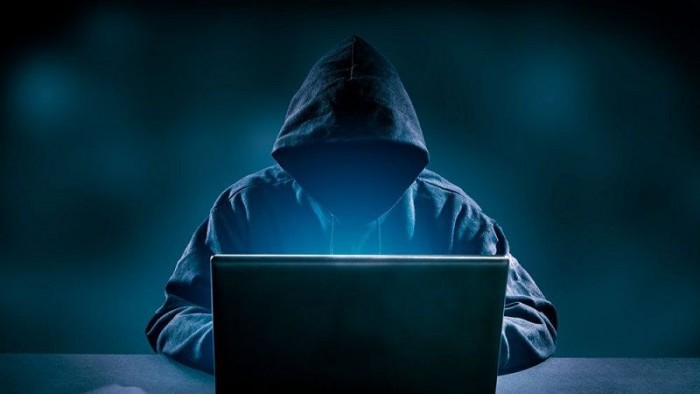 تحذيرات من تطبيق شائع يخترق خصوصية المستخدمين