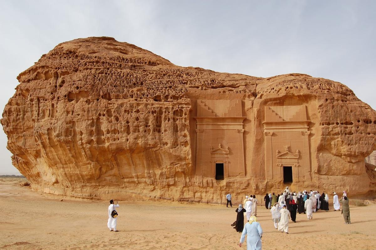 8 ملايين زائر أوروبي لدول الخليج في 2023.. والإمارات والسعودية في المقدمة