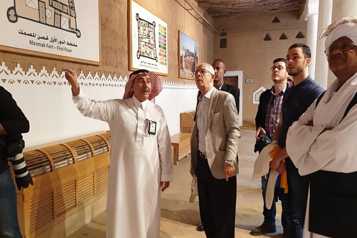 بالصور.. متحف المصمك يُبهر فائزي جائزة الملك فيصل العالمية