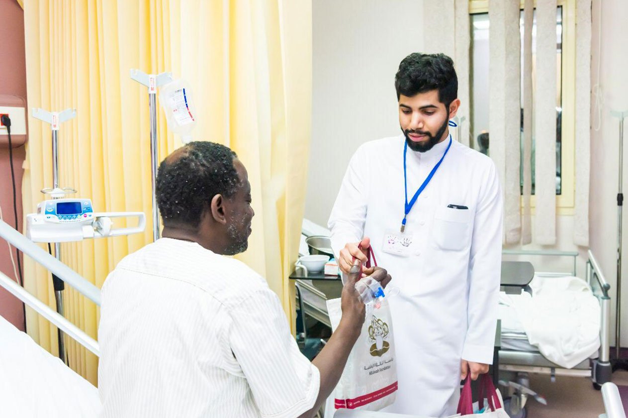 فريق «بصمة أمل» يزور المرضى المنومين بمستشفى الإمام عبدالرحمن الفيصل بالرياض