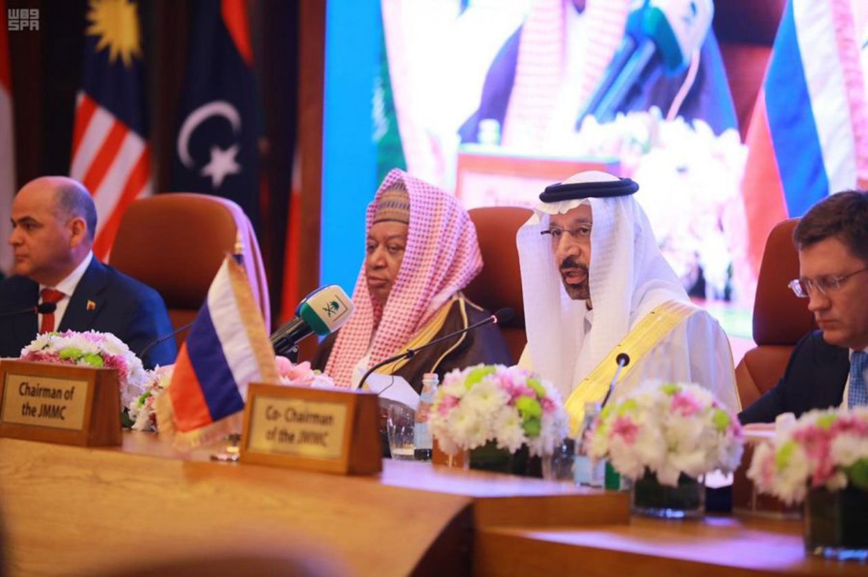 لجنة مراقبة اتفاق خفض الإنتاج تؤكد التزامها بتحقيق التوازن في السوق