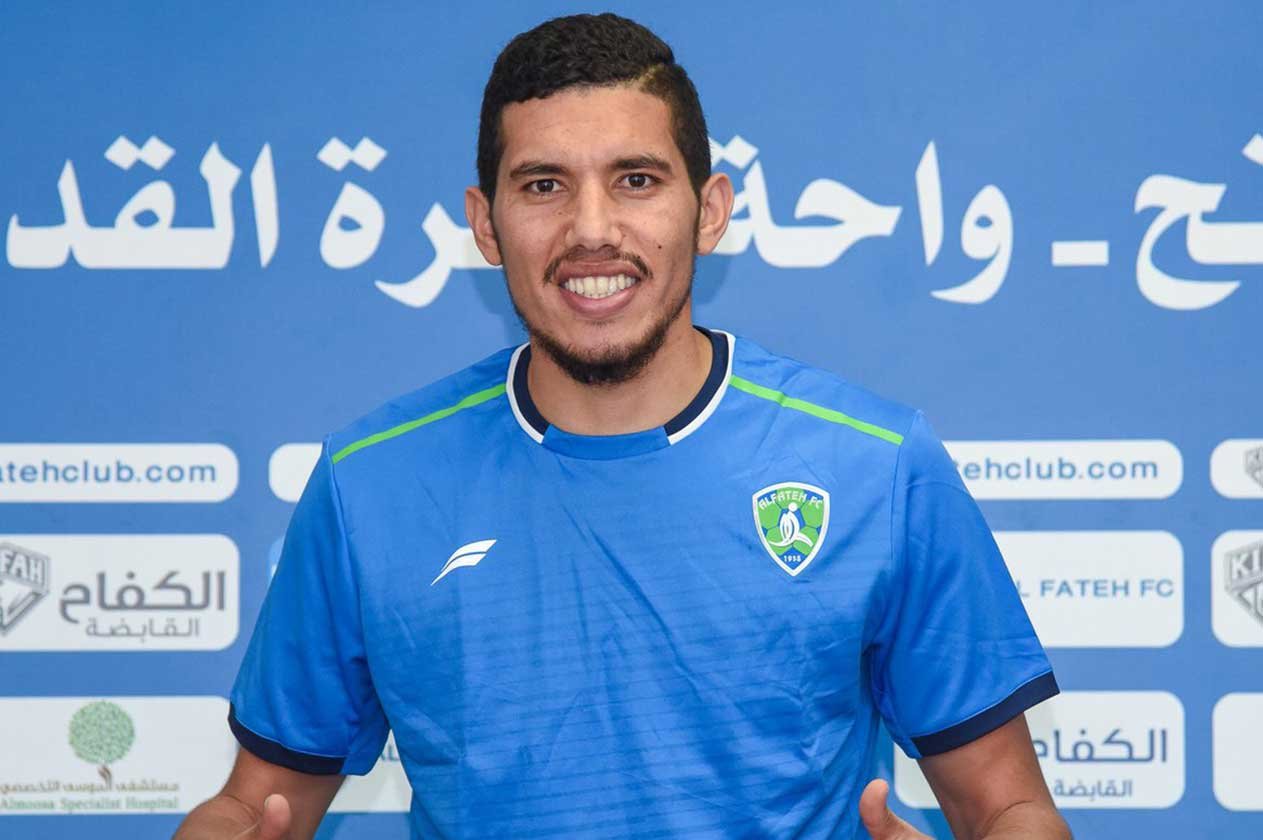 بالصور.. المغربي سعدان لاعبًا بصفوف الفتح لمدة عامين