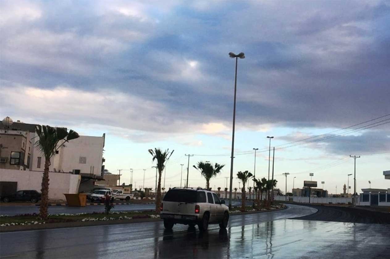 سحب رعدية مصحوبة بزخات برد على 7 مناطق بالمملكة.. غدًا
