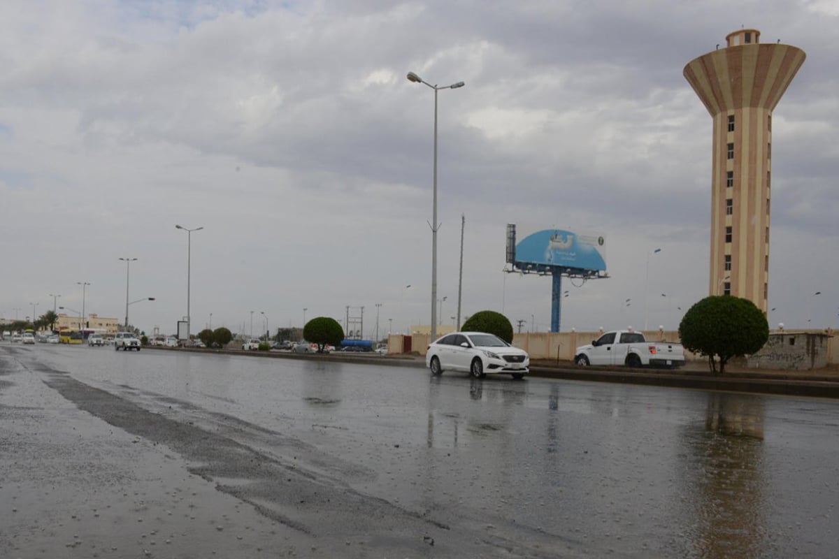 سحب ممطرة ورياح مثيرة للغبار على مناطق بالمملكة.. السبت