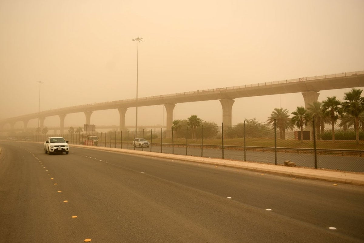سُحب رعدية ورياح مثيرة للأتربة على بعض مناطق المملكة.. السبت