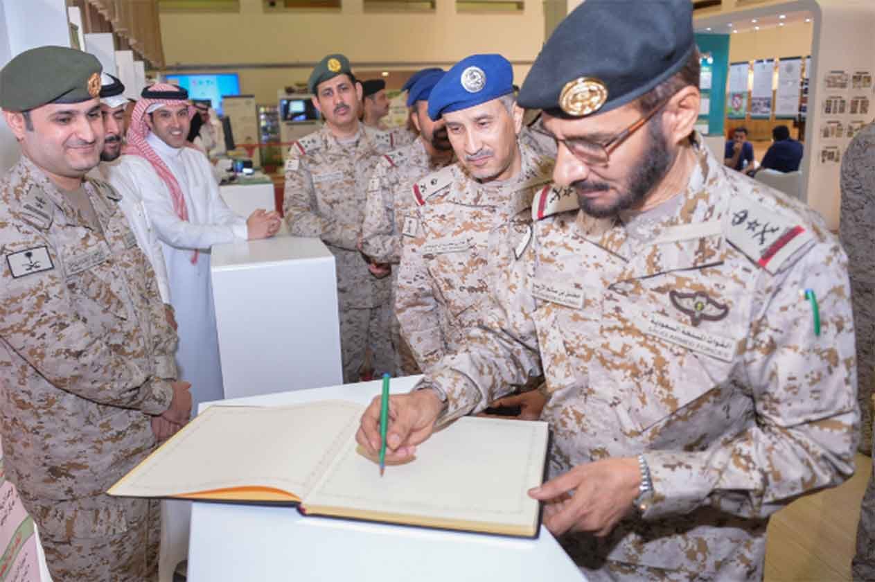بالصور.. نائب رئيس الأركان ينوه بجهود القوات المسلحة في مكافحة المخدرات