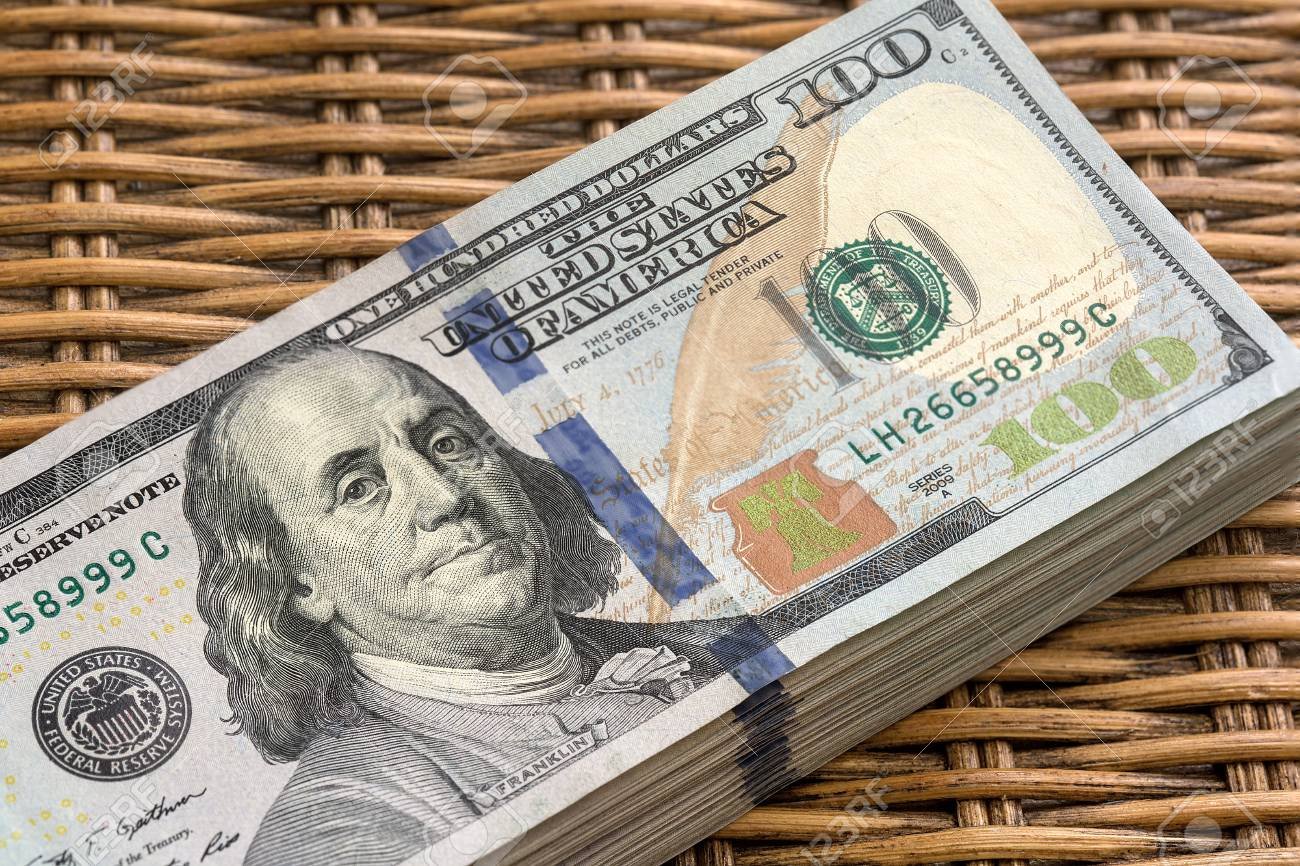 ارتفاع الدولار والأسهم الأمريكية قبل قرار «الاحتياط الاتحادي» المرتقب