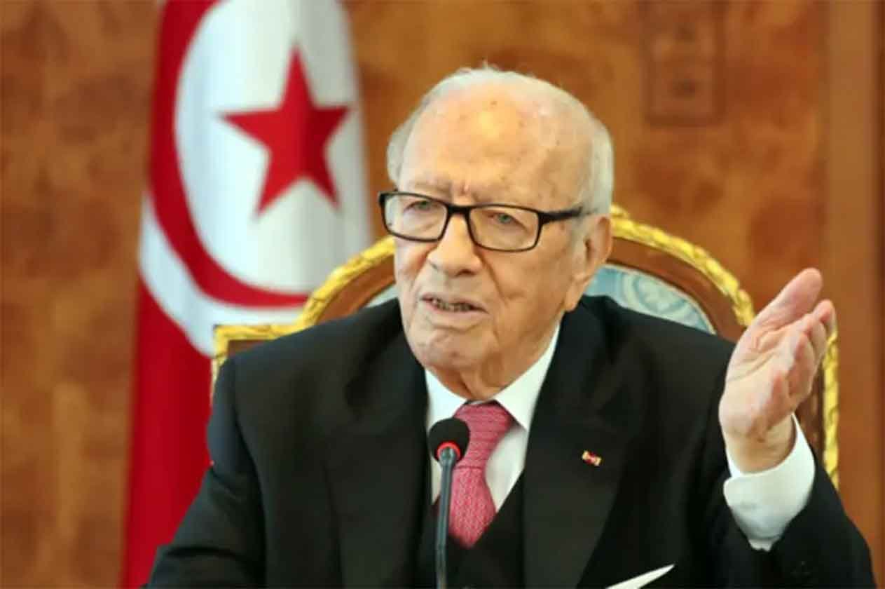 نجل السبسي: أزمة صحية طارئة تنقل الرئيس للمستشفى العسكري