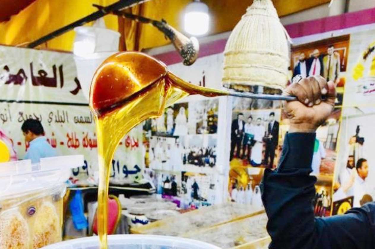 أمير الباحة يوجّه بتمديد مهرجان العسل الدولي الثاني عشر أسبوعًا