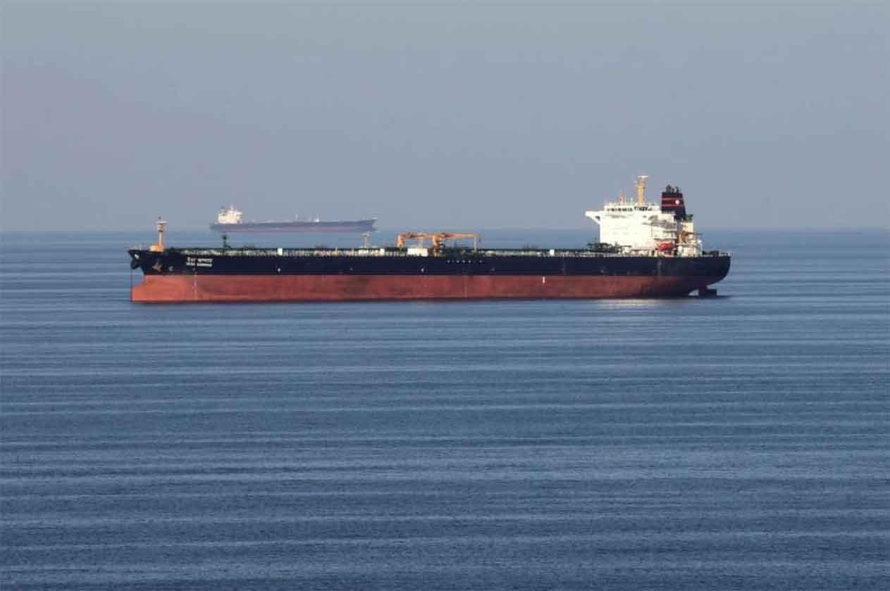 ناقلات النفط تبتكر أساليب جديدة لتجنب المخاطر في مضيق هرمز