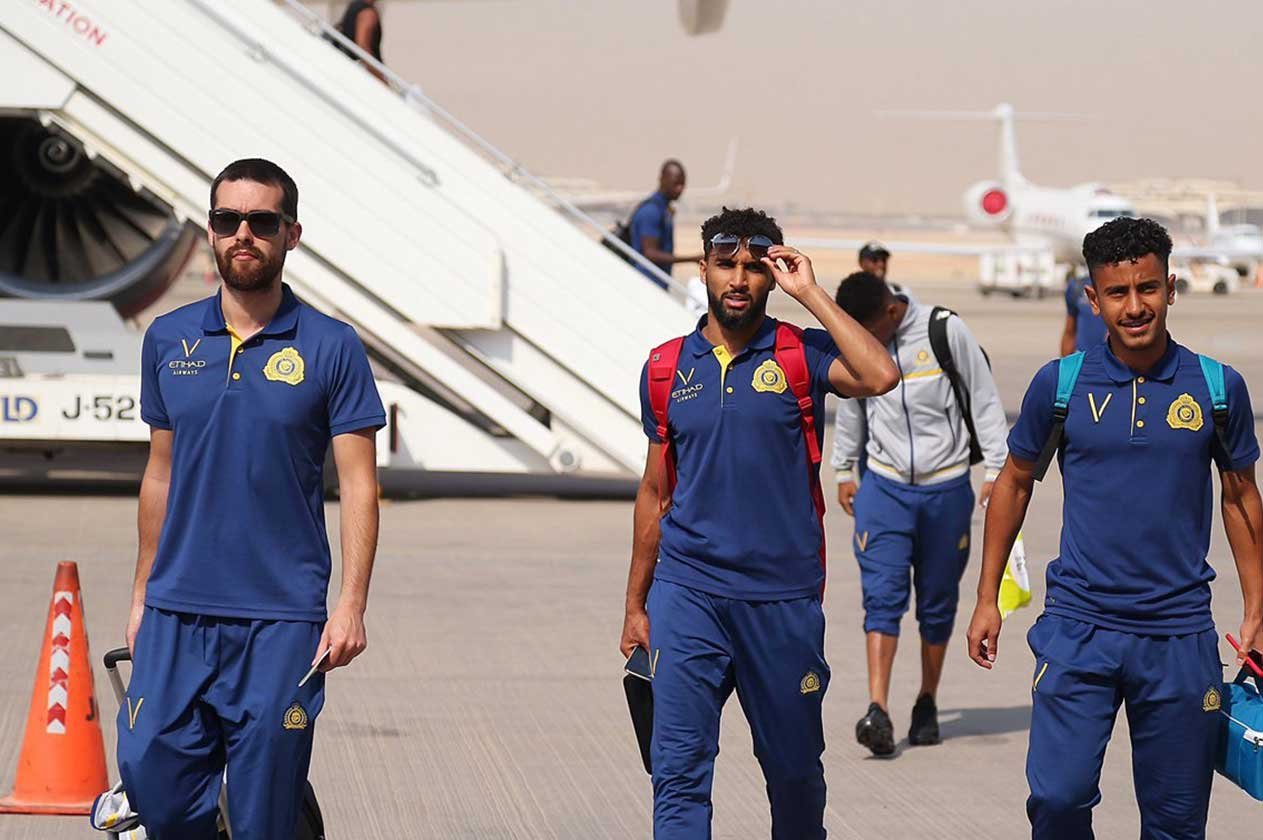 بالصور.. بعثة «العالمي» تصل الرياض بعد انتهاء معسكر البرتغال