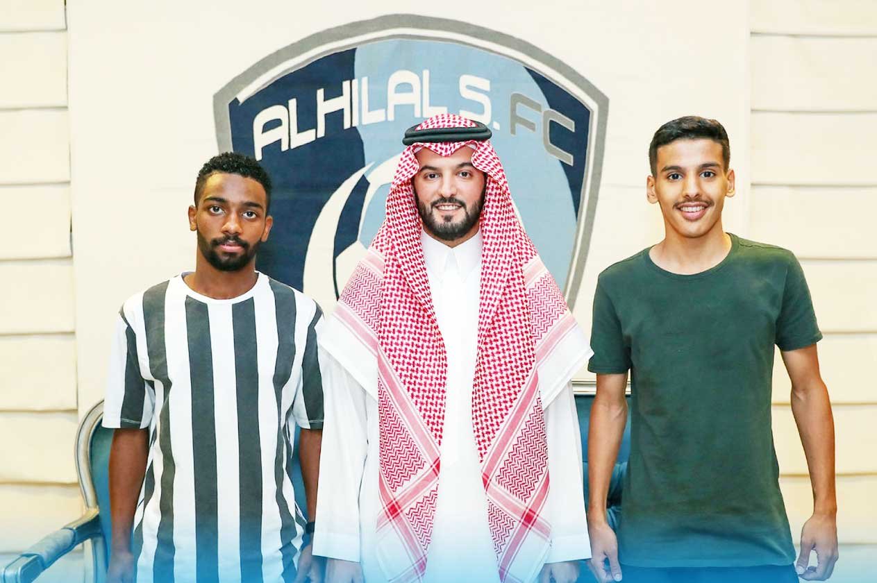بالصور..رسميًا «الهلال» يتعاقد مع الثنائي محمد الدوسري وذعار العتيبي