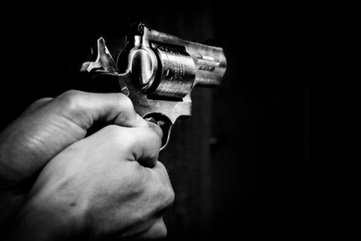 مقتل وإصابة مواطِنَيْن بـ«الرصاص» في جبال الحشر.. ومصادر تخص «عاجل» بتفاصيل