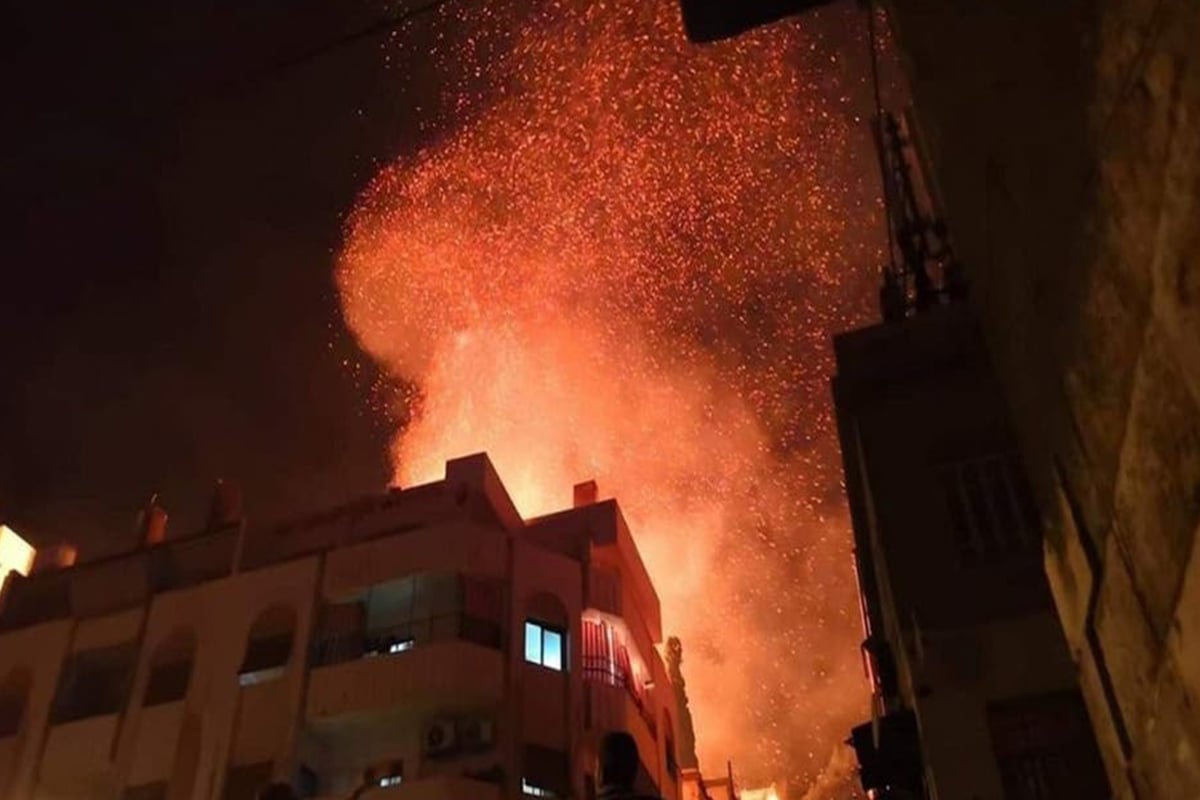 حريق هائل في محيط القصر الرئاسي بسوريا