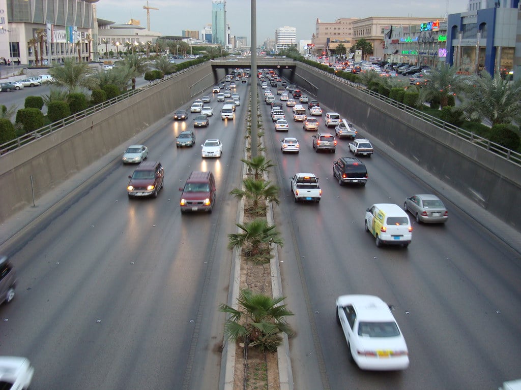 إنهاء 95% من جسر تقاطع طريقي الملك فهد والإمام عبدالرحمن بتبوك
