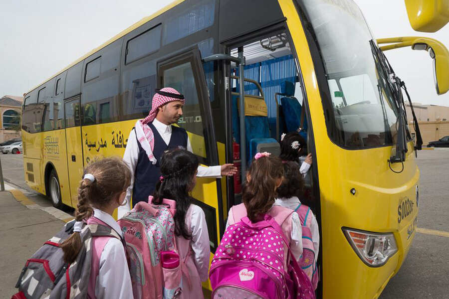 25 ألف حافلة تستعد لنقل 1.2 مليون طالب في 18 ألف مدرسة.. الأحد
