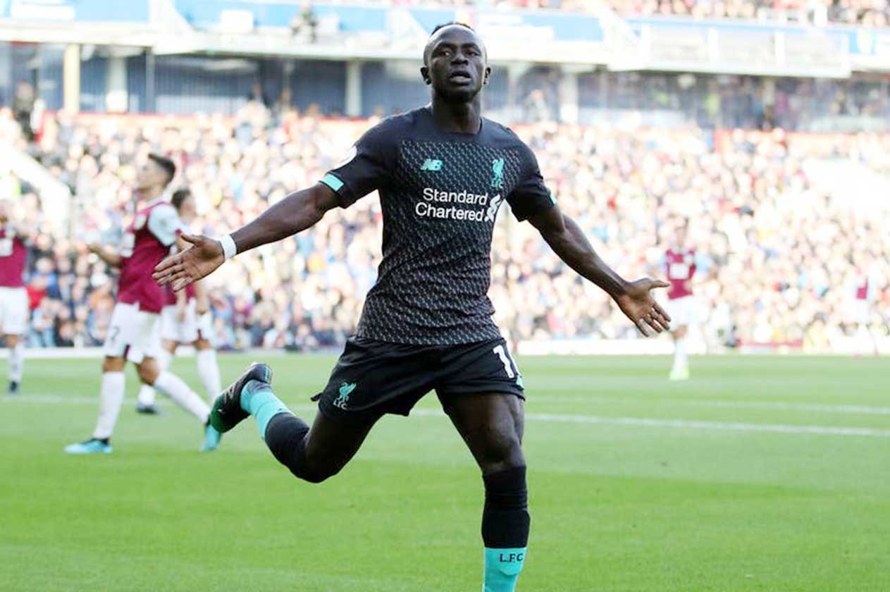 ليفربول يستعيد صدارة الدوري الإنجليزي بثلاثية نظيفة في بيرنلي