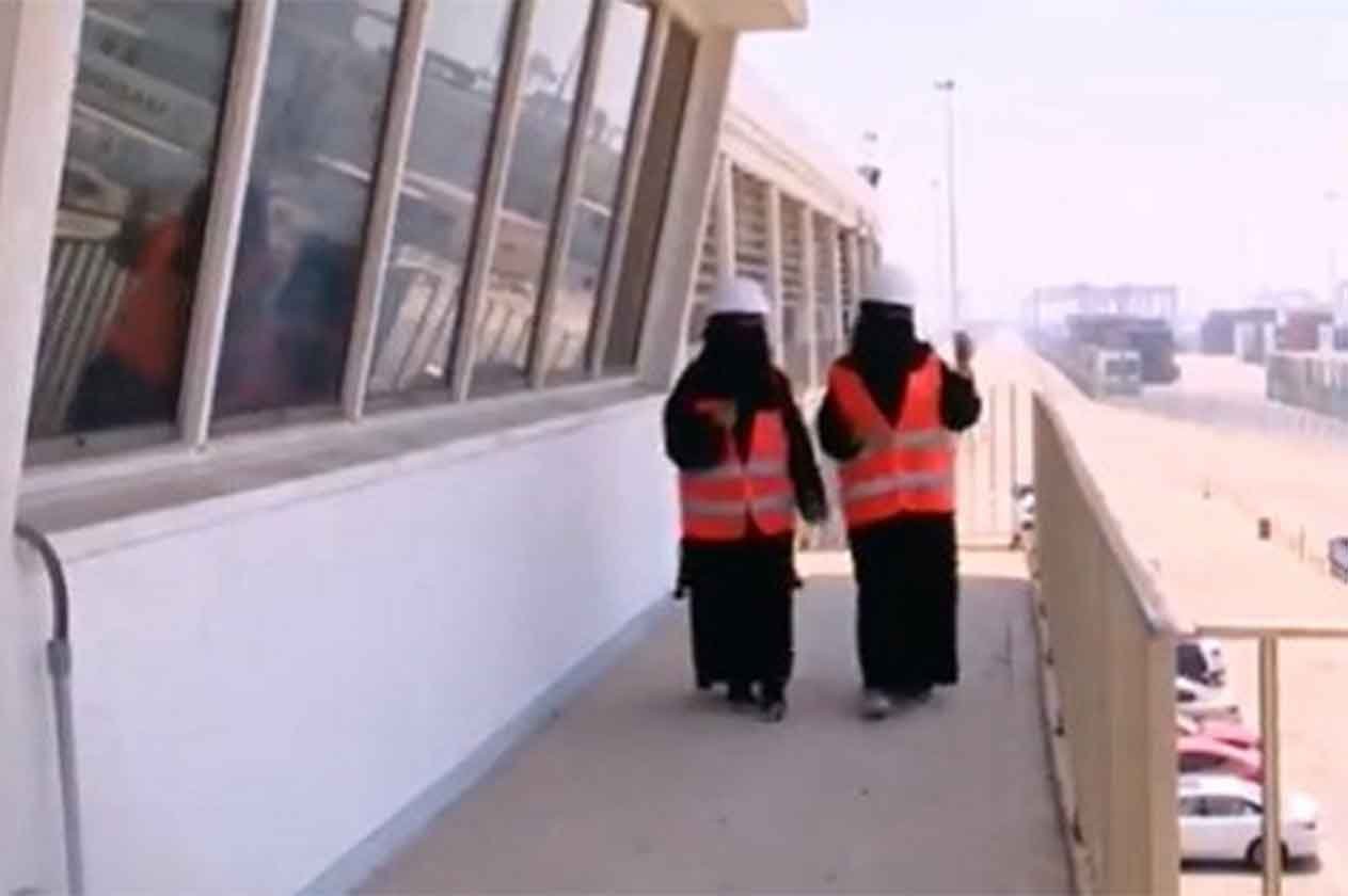 سعوديات يقتحمن مواقع كانت حكرًا على الرجال