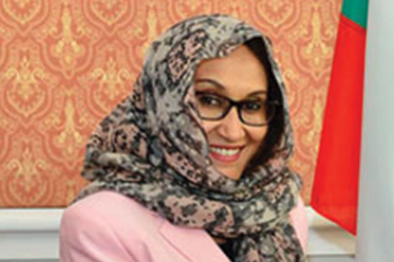 أسماء عبد الله.. عزلها البشير و«حمدوك» يرشحها لأول منصب تشغله امرأة سودانية
