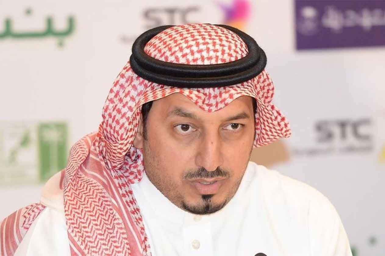 المسحل يجتمع بلاعبي الأخضر قبيل انطلاق التدريب الأخير لمواجهة اليمن