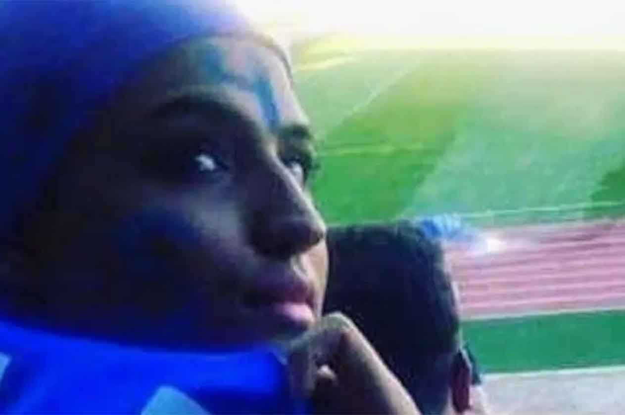 مسؤولو «فيفا» يبحثون أسباب وفاة «الفتاة الزرقاء» في طهران