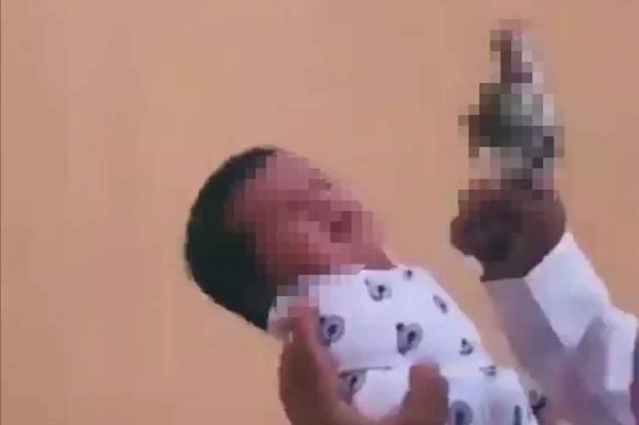 القبض على مطلق النار فوق فم رضيع.. ومصادر «عاجل» تكشف هويته