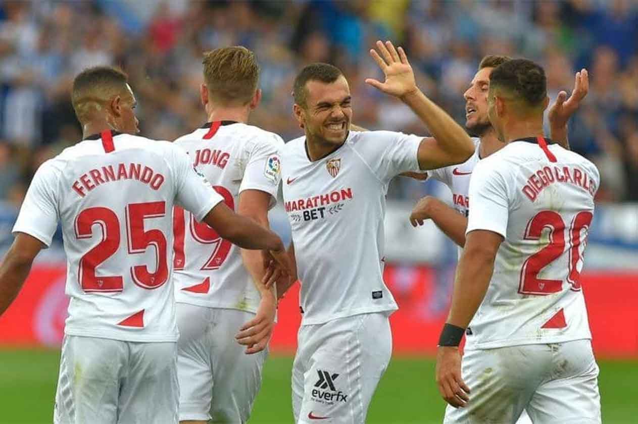 أشبيلية يفلت من كمين ألافيس ويتصدر الدوري الإسباني
