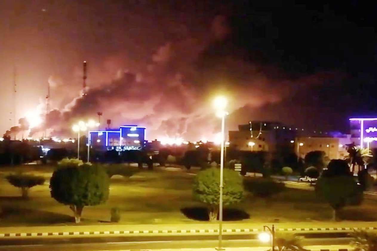«القمر» تدين الهجوم على معملي أرامكو وتطالب بتجفيف منابع الإرهاب
