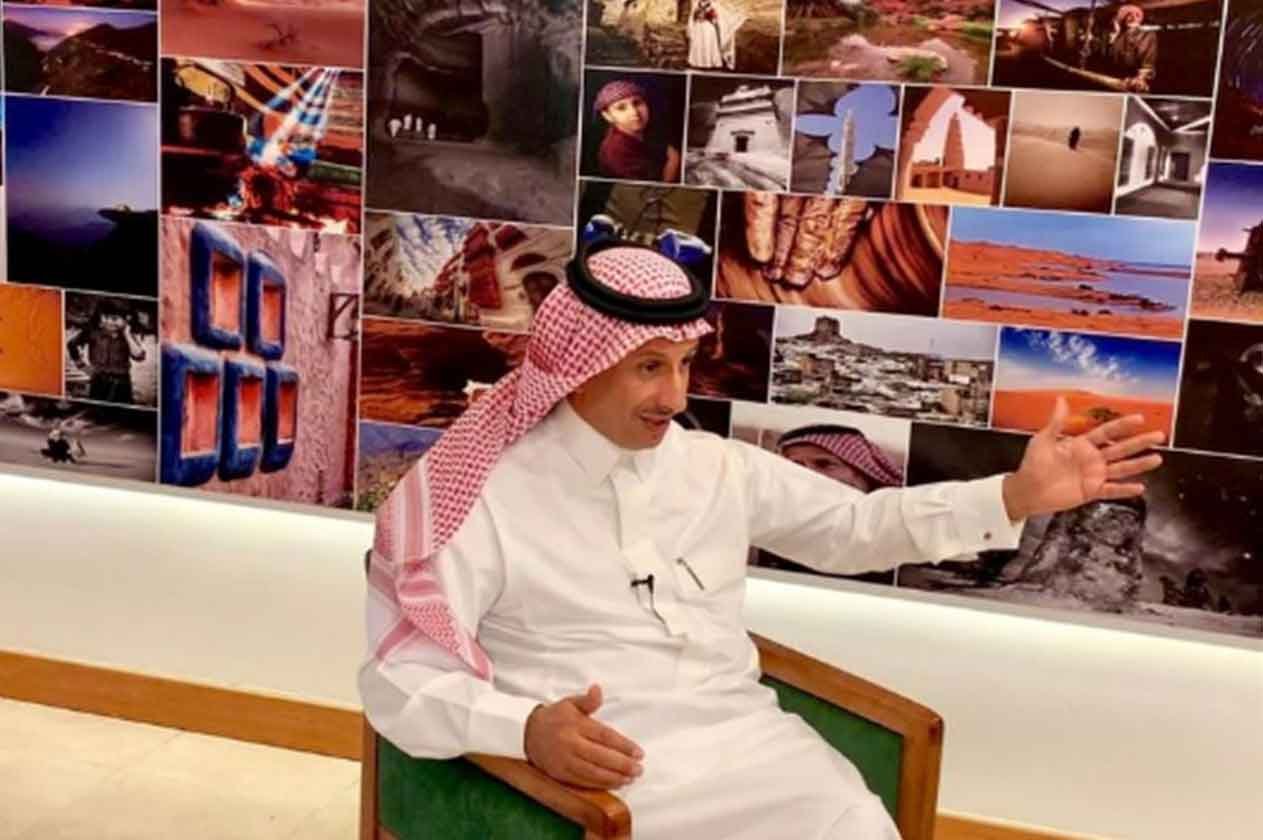 رئيس هيئة السياحة يؤكد: السائحات الوافدات إلى السعودية غير ملزمات بالعباءة وإنما بـ«زي محتشم»