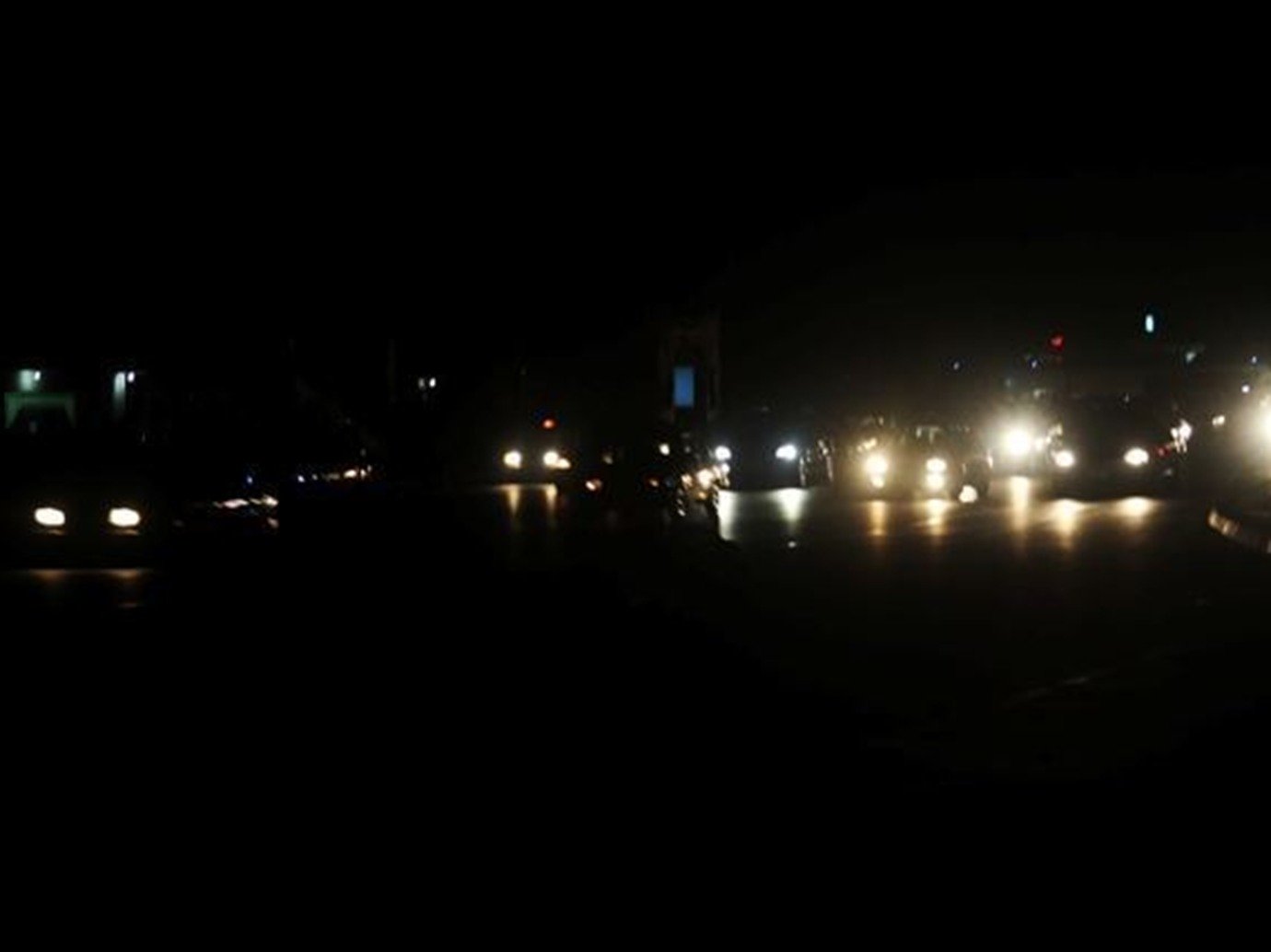 انقطاع الكهرباء على بعض أحياء محافظة الكامل بمكة بسبب الأمطار