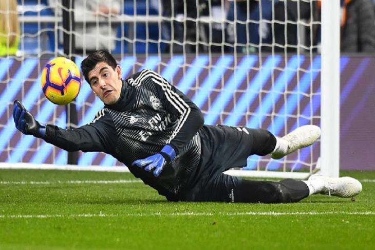 ريال مدريد ينفي تعرُّض كورتوا لنوبة قلق في مباراة كلوب بروج