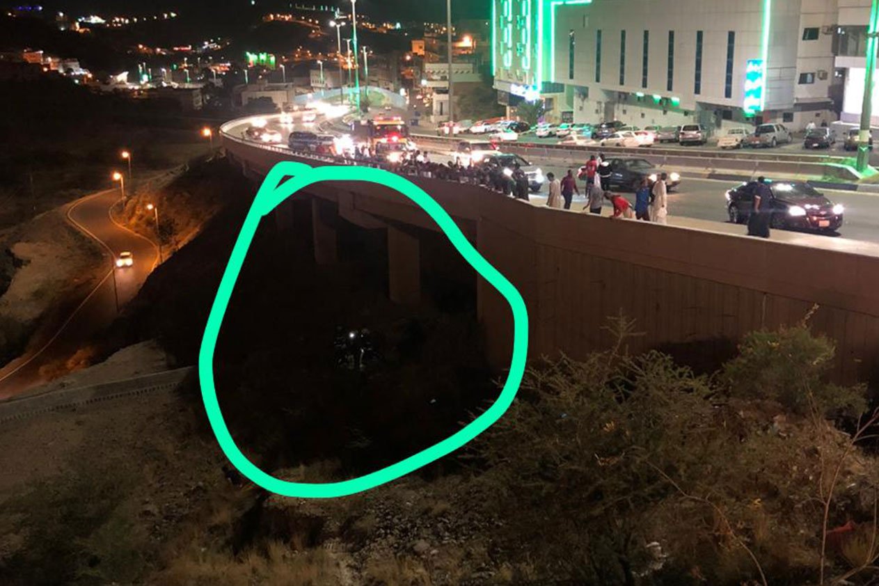 شاب سعودي يحاول الانتحار من فوق كوبري في الباحة.. ومصادر «عاجل» تكشف التفاصيل