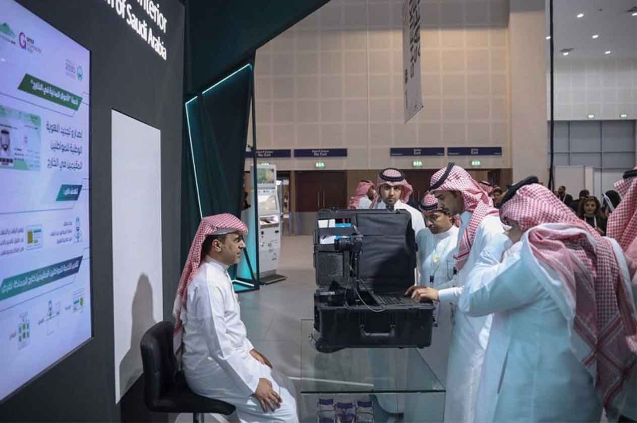 الأحوال المدنية تعرِّف زوارها في «جيتكس 2019» بإصدار وتجديد الهوية الوطنية بالخارج