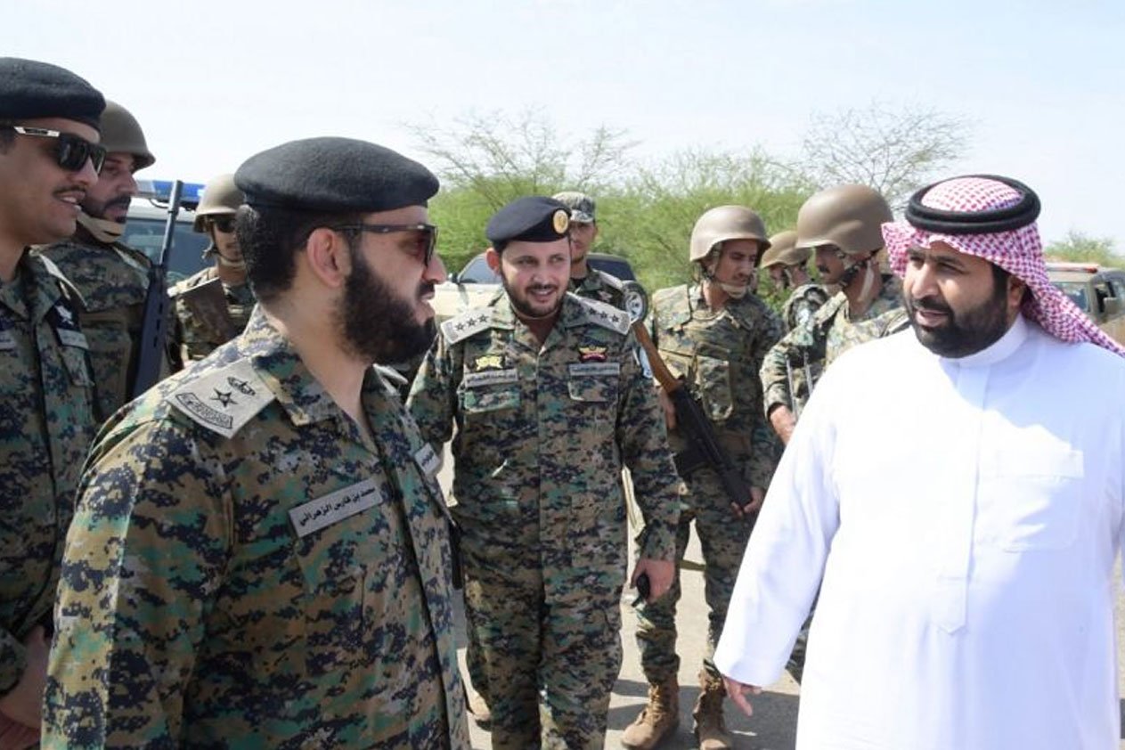 بالصور.. نائب أمير جازان يشيد بكفاءة المرابطين على الحدود