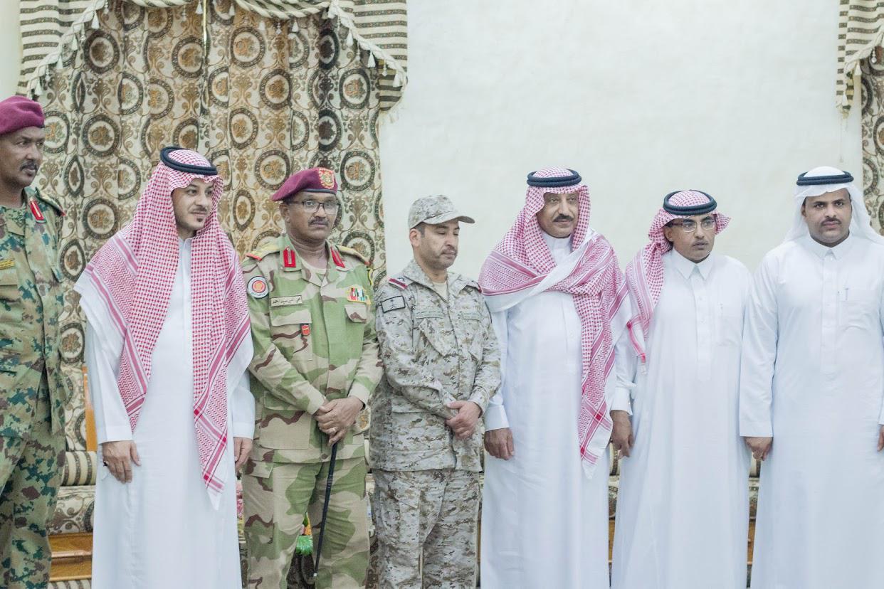 بالصور.. محافظ صامطة يرعى مبادرة تكريم قادة قوات الواجب وألوية الحزم السودانية