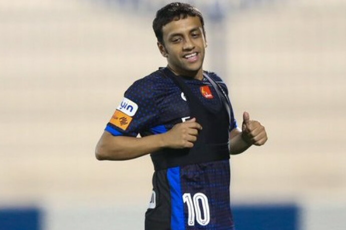 الشلهوب يهنئ الهلال بفوزه بثلاثية نظيفة على ضمك