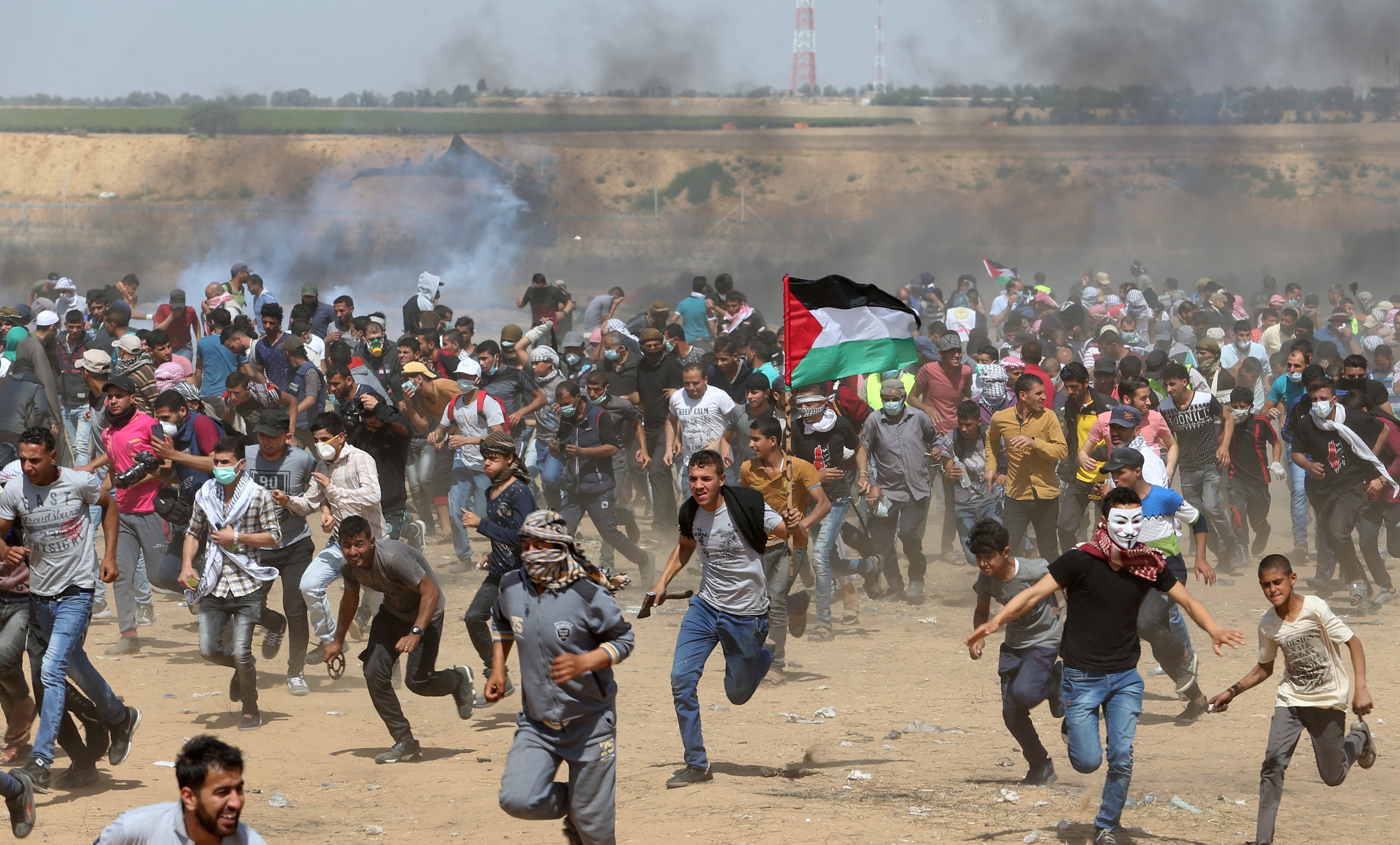 إصابة 70 فلسطينيًّا في مواجهات مع جيش الاحتلال شرق غزة