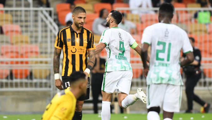 الأهلي يهزم الاتحاد في ديربي جدة.. والهلال يفلت من الهزيمة أمام الفتح
