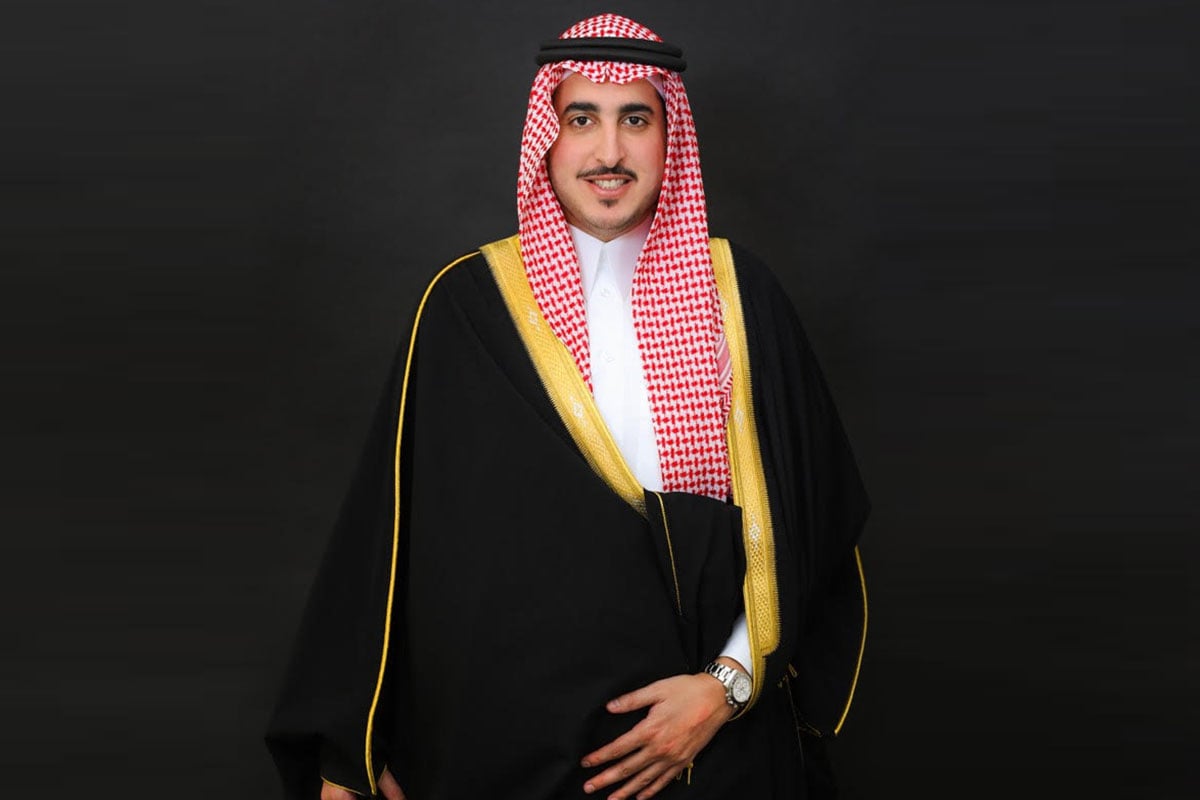 لجنة مراقبة الأراضي الحكومية بالقريات تزيل 6 آلاف متر لتنفيذ ازدواج طريق الوادي