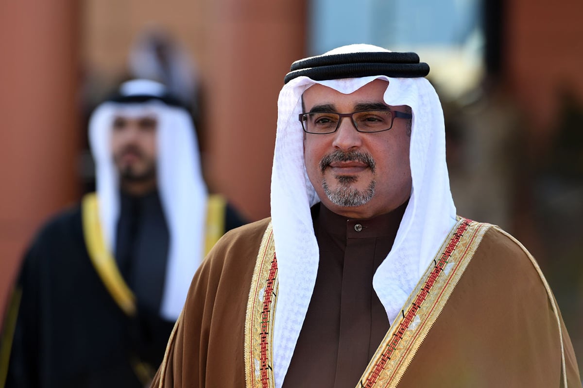 ولي عهد البحرين يهنئ القيادة السعودية بمناسبة التوقيع على اتفاق الرياض