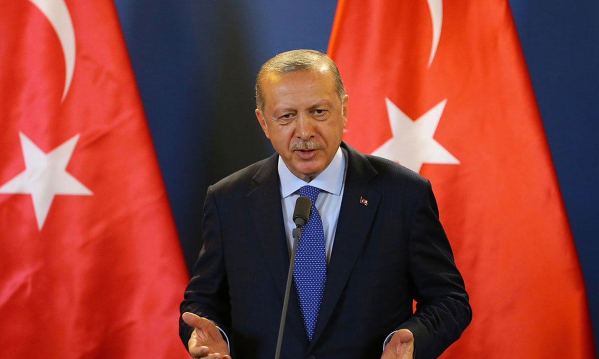 أردوغان يحاول استغلال شعبية كرة القدم في تحسين صورته