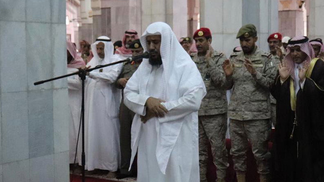 محافظ الطائف يؤدي صلاة الميت على شهيد الحد الجنوبي متروك الجعيد