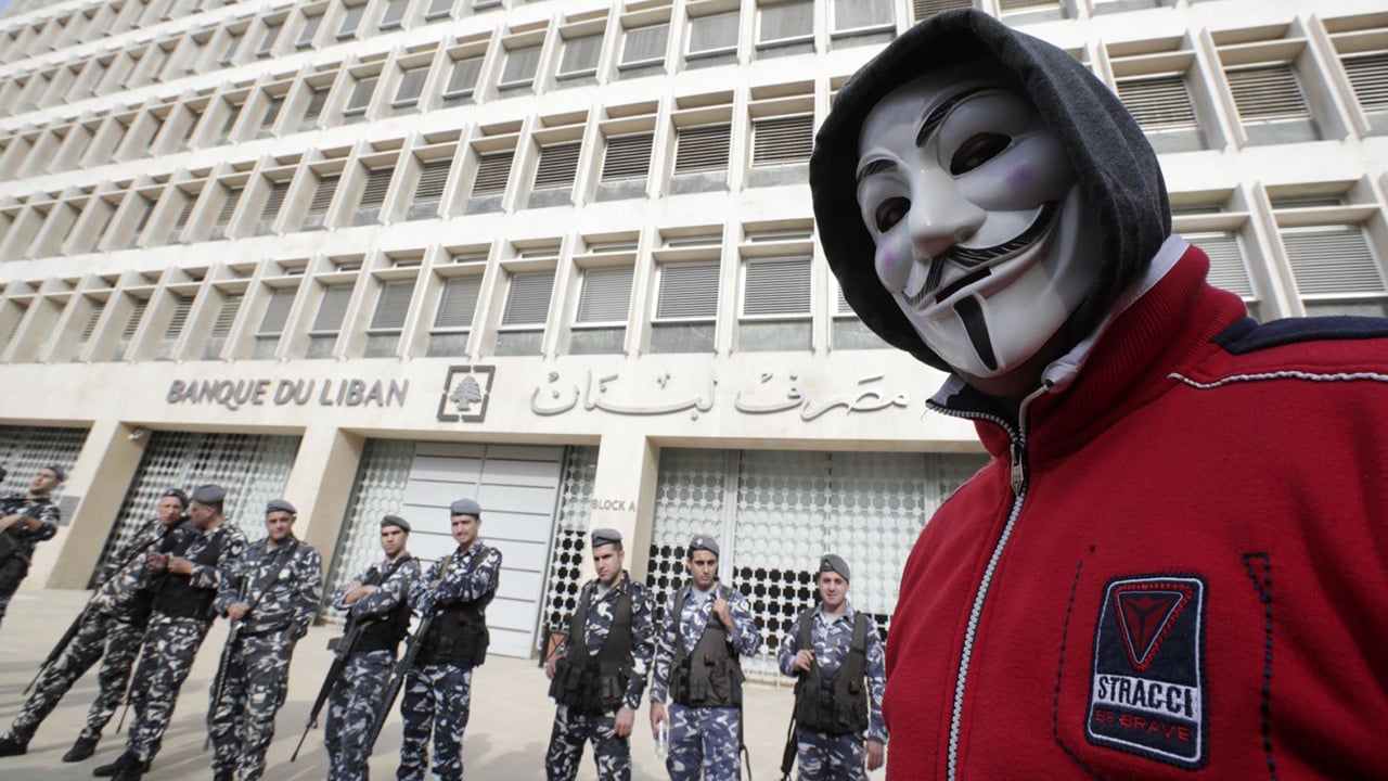 «ستاندرد آند بورز» تخفّض تصنيف اقتصاد لبنان بفعل تنامي المخاطر المالية