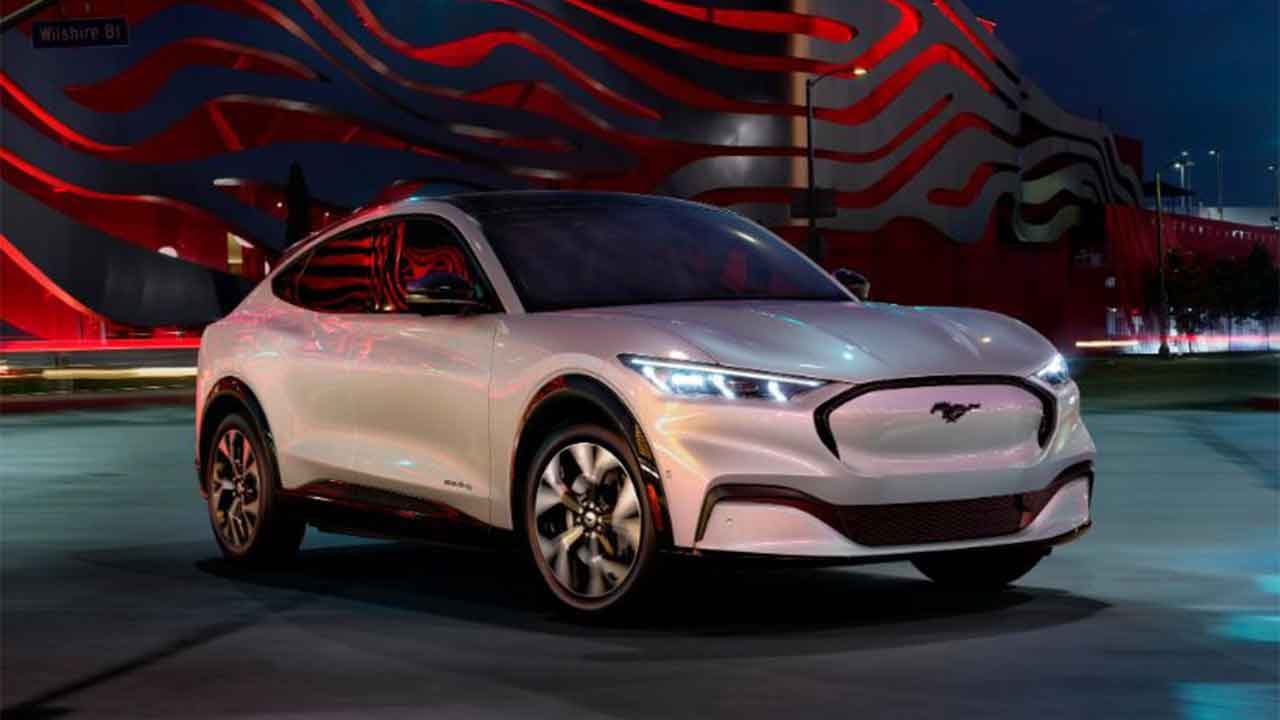 فورد موستنج Mach-E 2021 - كروس أوفر كهربائية مستلهمة من السيارة الأيقونية